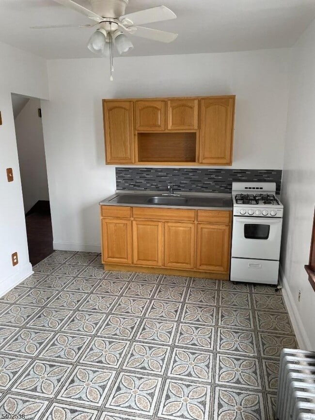 Building Photo - 50 5th Ave