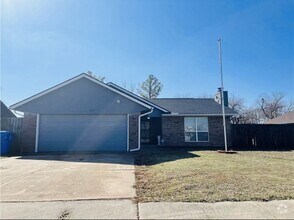 Building Photo - Remodeled home on the heart of Norman!