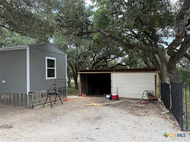 Building Photo - 307 Quail Run St