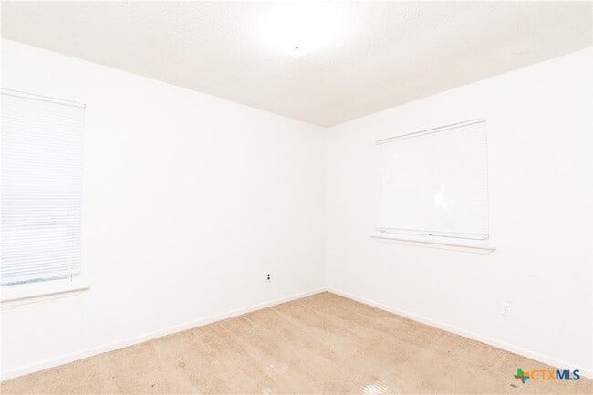 Building Photo - 2608 Tracey Cir