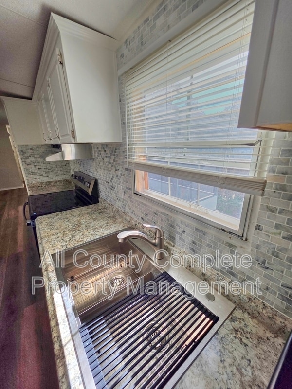 Building Photo - 7603 Plumwood Dr