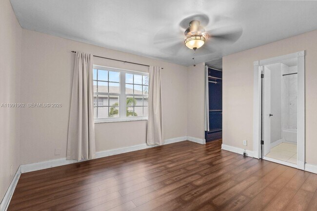 Building Photo - 8069 SW 18th Ct