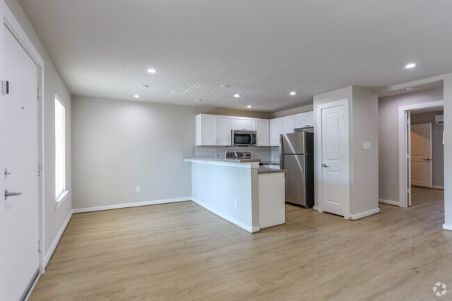 1 BR, 1 BA - 650SF - Houston Heights Beverly Apartments