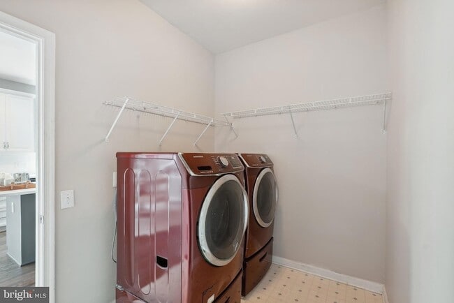 Building Photo - 51 Knickerbocker Ln