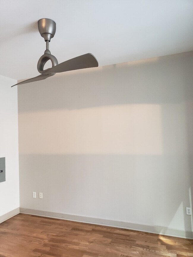 Building Photo - 1901 Post Oak Blvd