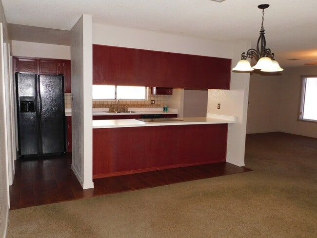 Building Photo - 4 BEDROOM HOME IN COLLEGE PARK!