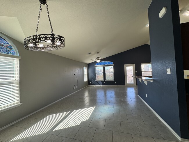 Building Photo - 1314 Starlight Dr