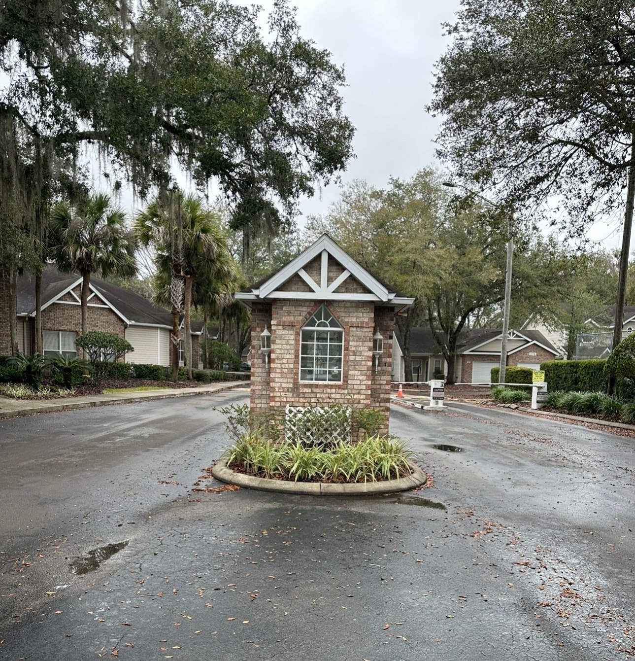 Building Photo - 4700 SW Archer Rd