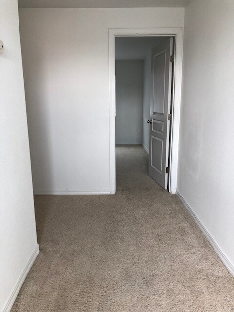 Building Photo - 4 Bedroom 2.5 Bath with 2 car garage