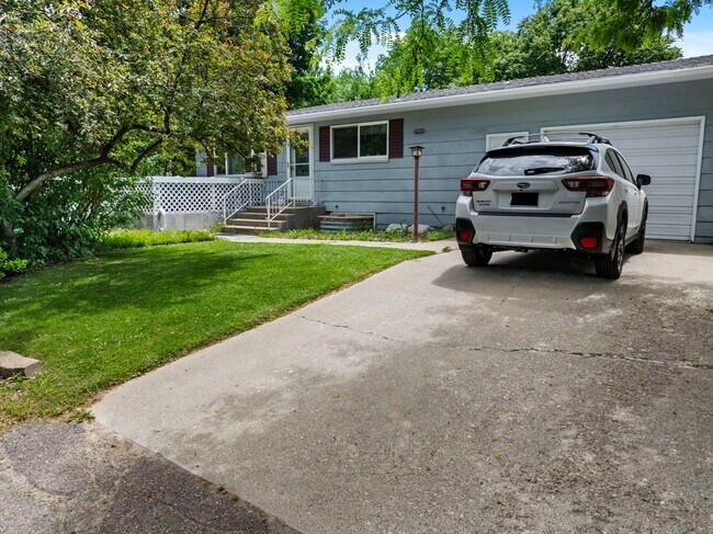 Building Photo - Rice St (17/19)