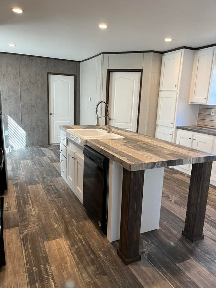 Building Photo - 107 Toledo St