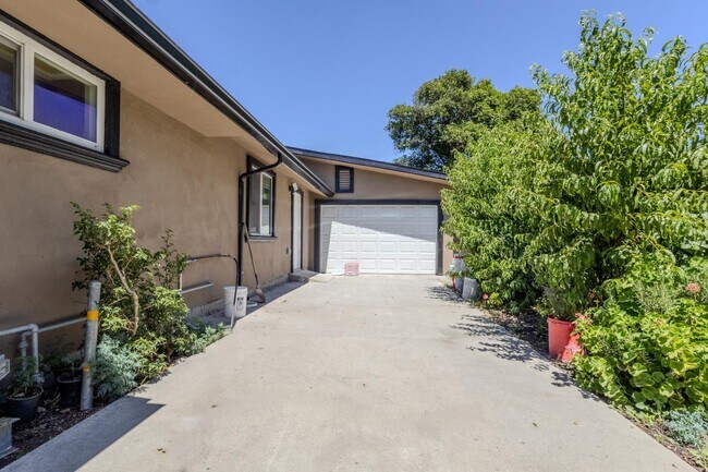 Building Photo - 3232 Sanguinetti Ln