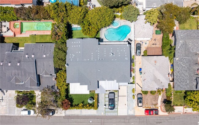 Building Photo - 3403 Laurel Ave