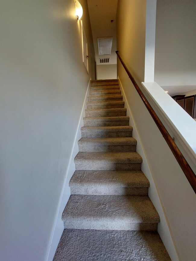 Building Photo - 3013 Joseph Dr