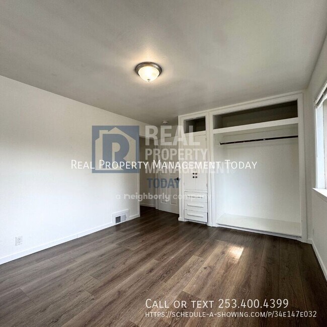 Building Photo - 2021 E 72nd St