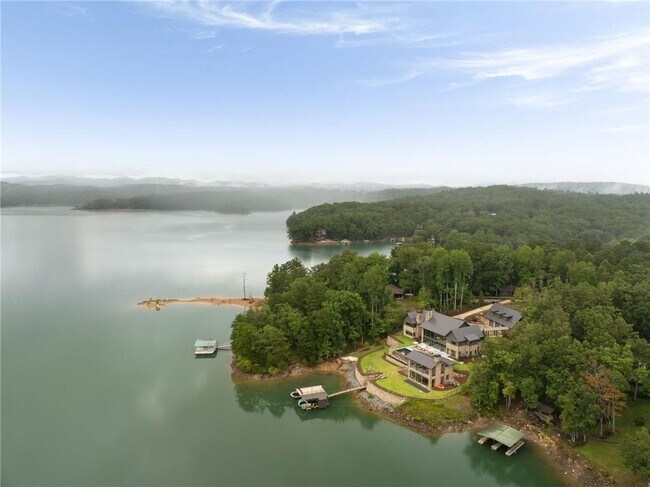 Building Photo - 725 Rocky Point Dr