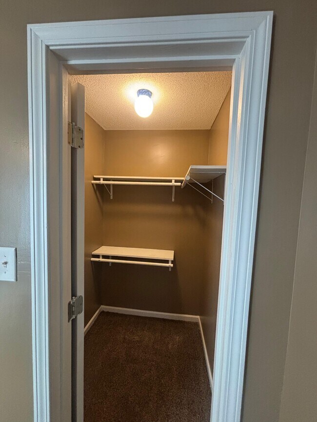 Building Photo - 212 Orchard Way