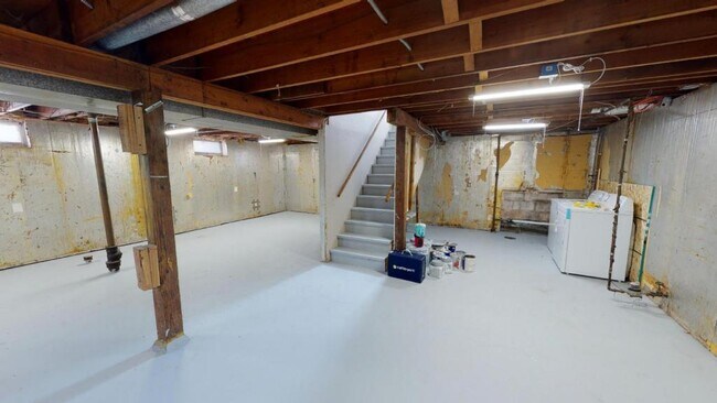 Building Photo - 11365 Stinson Ave