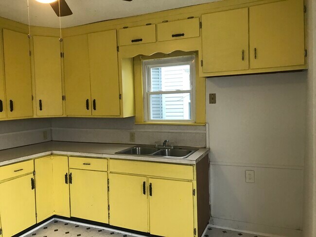 Building Photo - 2822 4th St NW