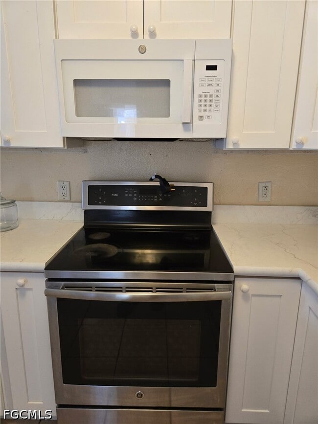 Building Photo - 18570 Miami Blvd