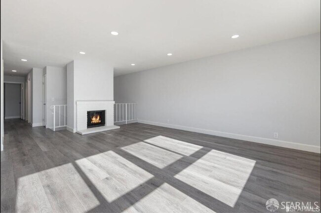 Building Photo - 439 Bonnie St
