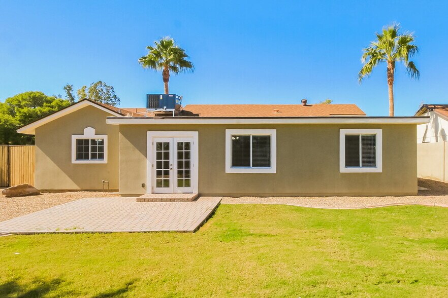 Building Photo - 1401 N Ironwood St