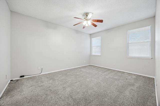 Building Photo - 3933 Parkhaven Dr