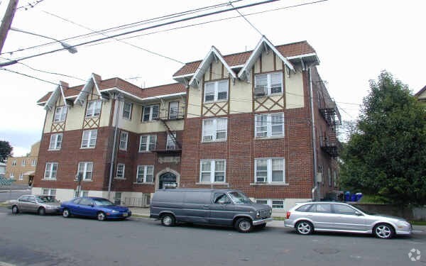 Primary Photo - Virginia Apartments
