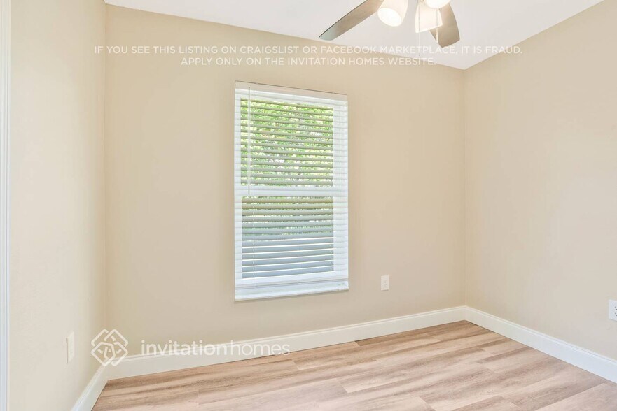 Building Photo - 316 E Rose Ln