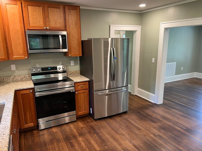 Building Photo - "Character Revived" Etowah Home and Guest ...