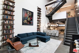 Building Photo - 1046 Princeton Dr