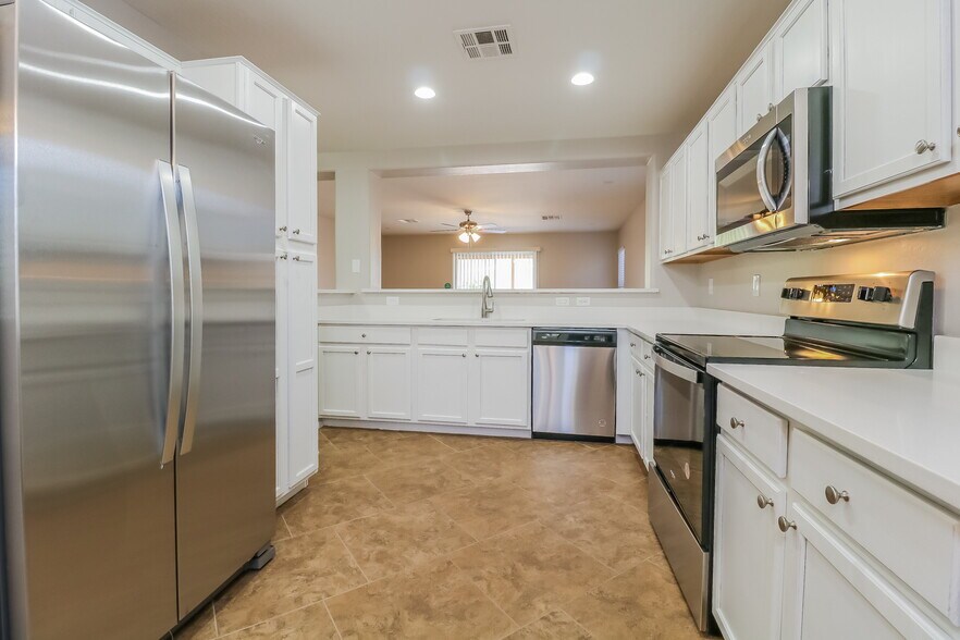 Building Photo - 22614 W Papago St