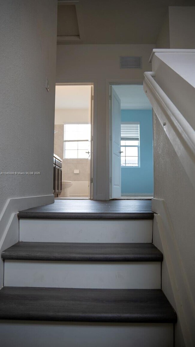Building Photo - 24461 SW 117 Path