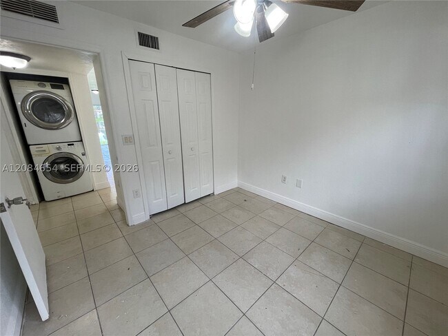 Building Photo - 1251 SE 31st Ct