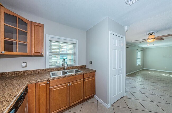 Building Photo - 5196 Beach Dr SE