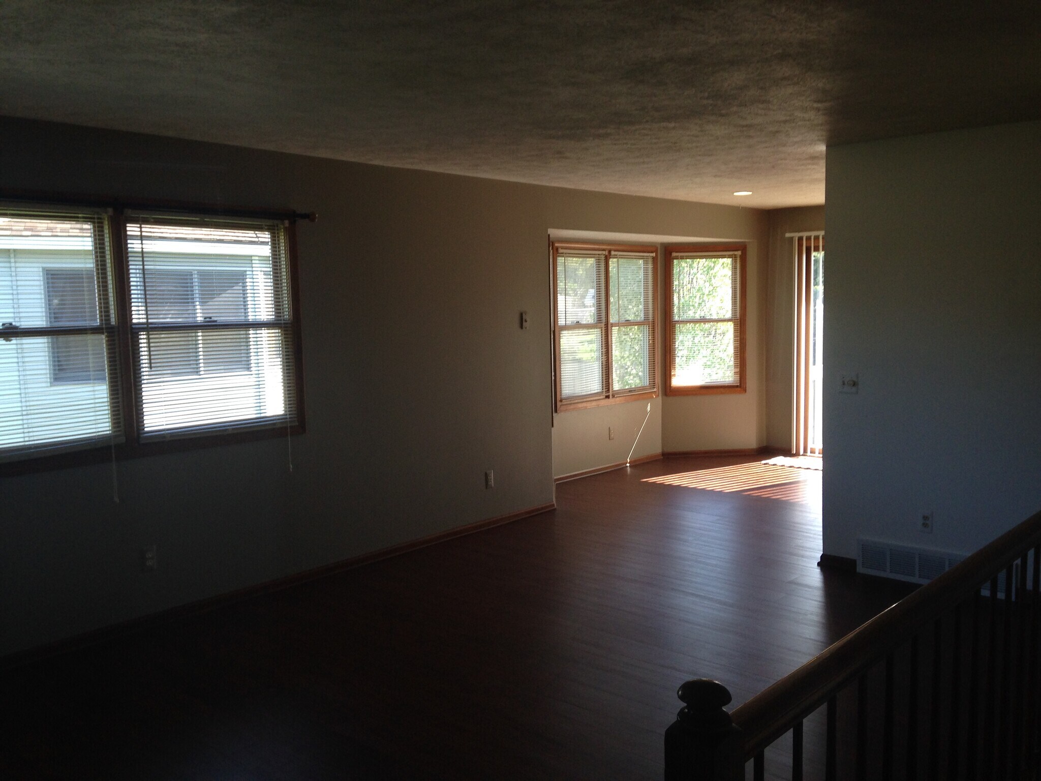 Building Photo - 4194 Ivanrest Ave SW