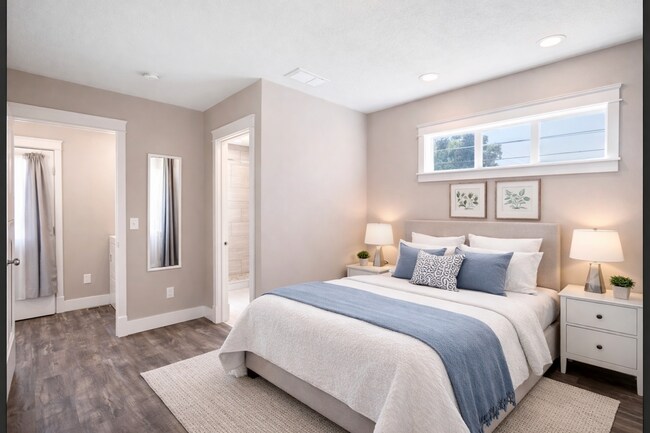 Building Photo - 418 E Hawthorne Rd