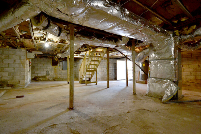 Unfinished Basement for Storage - 1435 Bouldercrest Rd SE