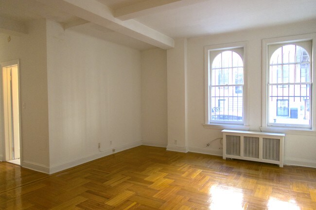 Primary Photo - 340 W 87th St