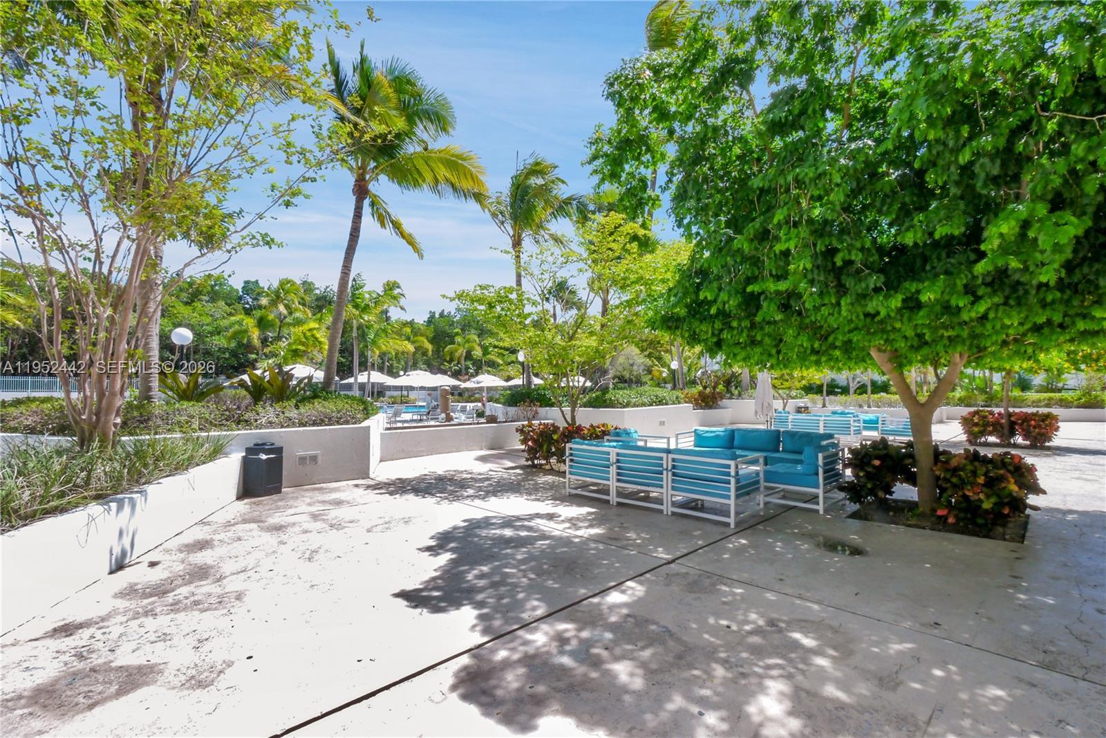 Building Photo - 100 Bayview Dr