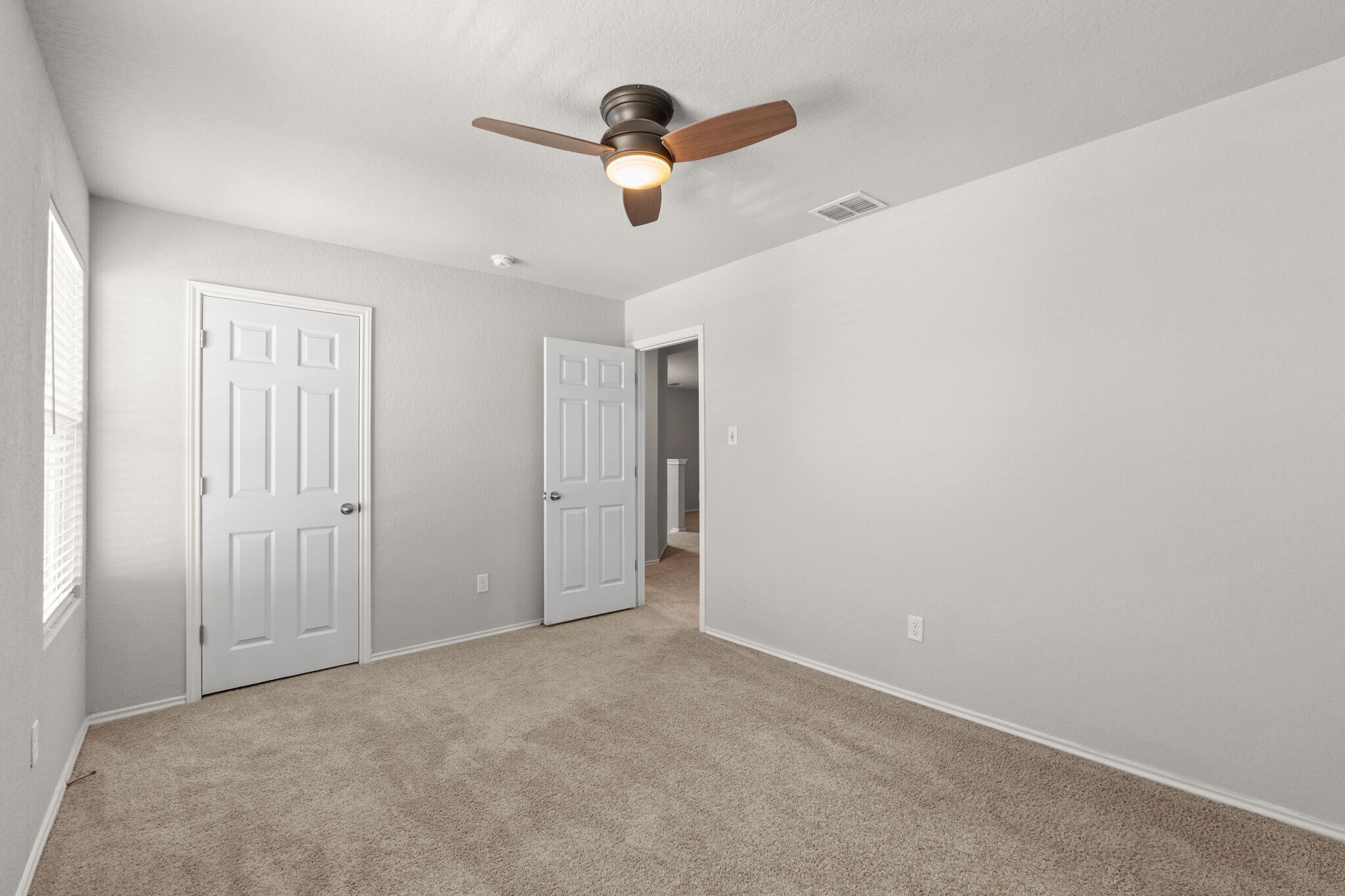 Building Photo - 3452 Redbud Grv