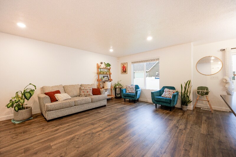 Building Photo - 1859 S 410 W