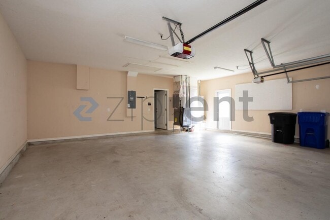 Building Photo - 932 Gallier Pl