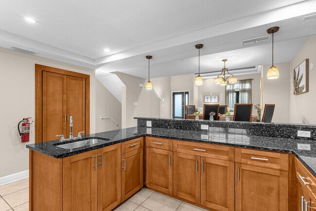 Building Photo - 14545 Damai Ln