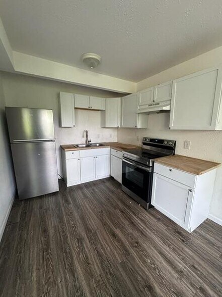 Building Photo - 2034 Catalpa Dr.