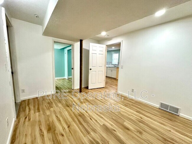 Building Photo - 20215 Pinkney St