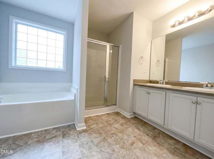 Building Photo - 100 Broken Lance Dr