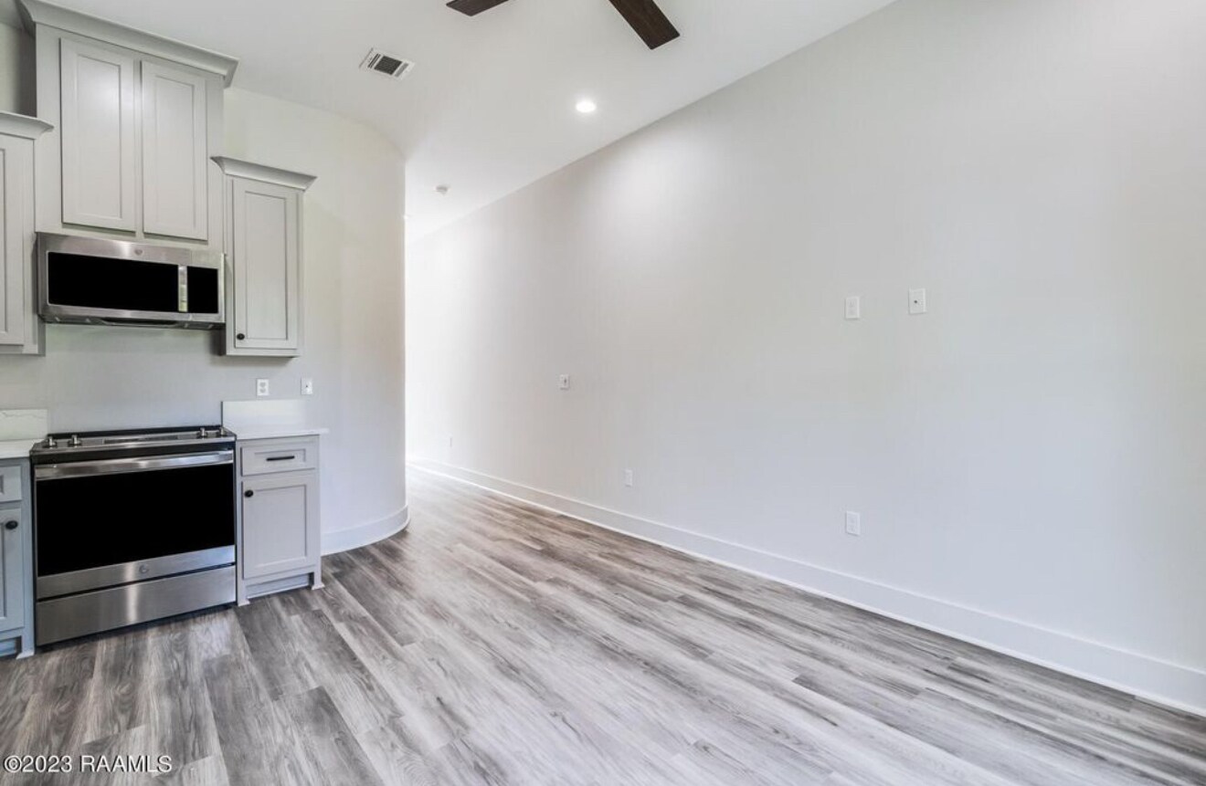 Building Photo - 114 S Jefferson St