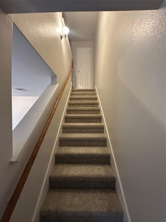 Building Photo - 120B Utterback