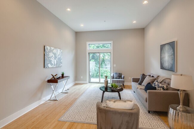 Building Photo - Northern Liberties 4 Bedroom Townhome